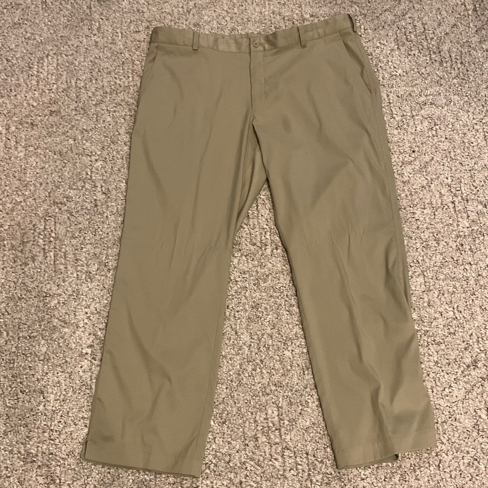 23. Nike Men’s Dryfit Golf Pants 40 x 30